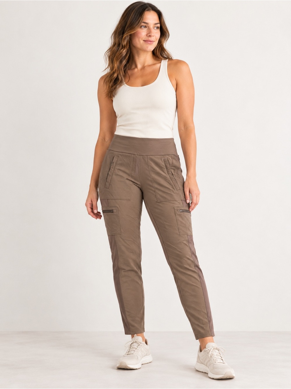 Athleta Headlands Hybrid Cargo Pant Size 4 Taupe Brown Hiking Pants